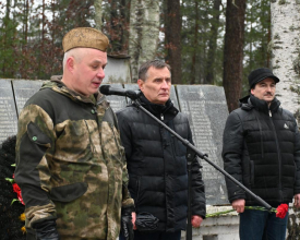 В поселке Кирилловском состоялась церемония погребения погибших красноармейцев